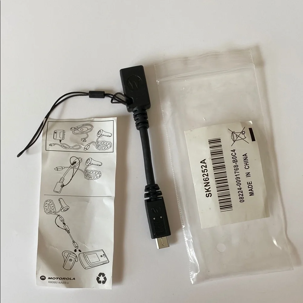 NEW Motorola MicroUSB Adapter Cable. Micro USB to Mini USB Adapter SEALED